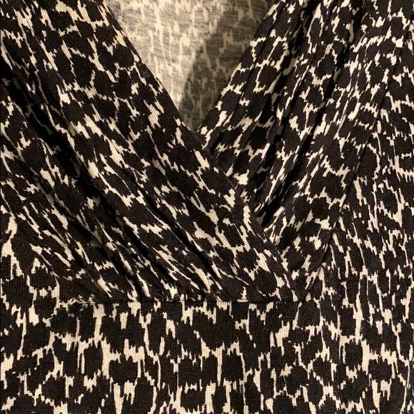 Talbots v-neck neutral print long sleeve - Picture 2 of 6